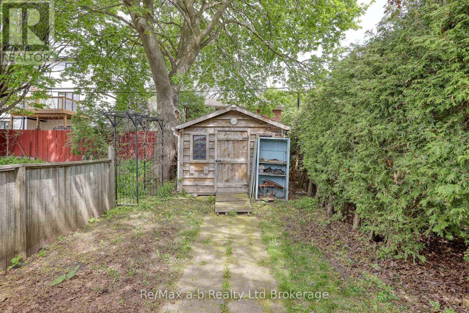 Woodstock (woodstock - South), ON N4S3S9,415 LAMPMAN PLACE