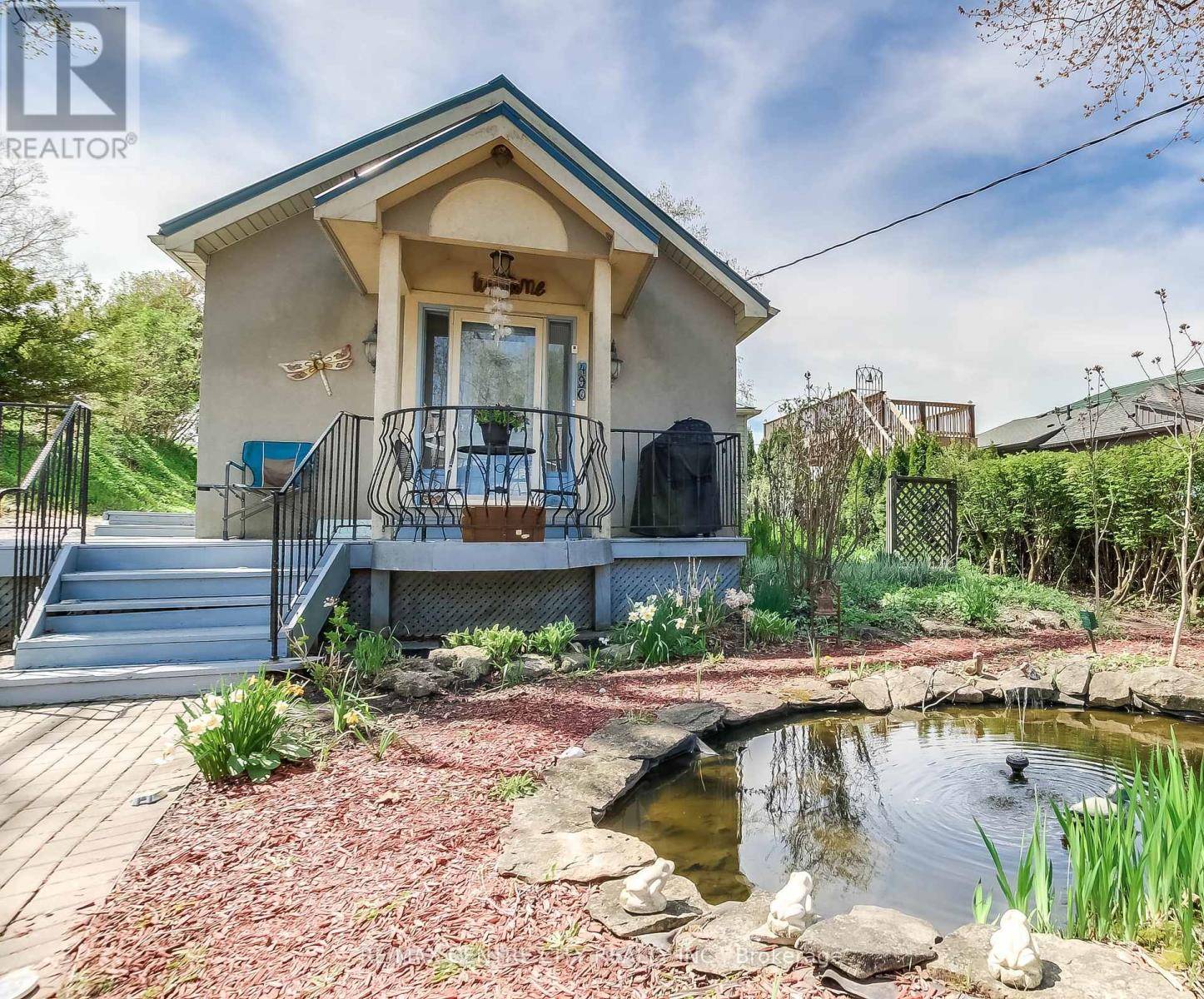 Central Elgin (port Stanley), ON N5L1G6,490 LOWER SPRING STREET