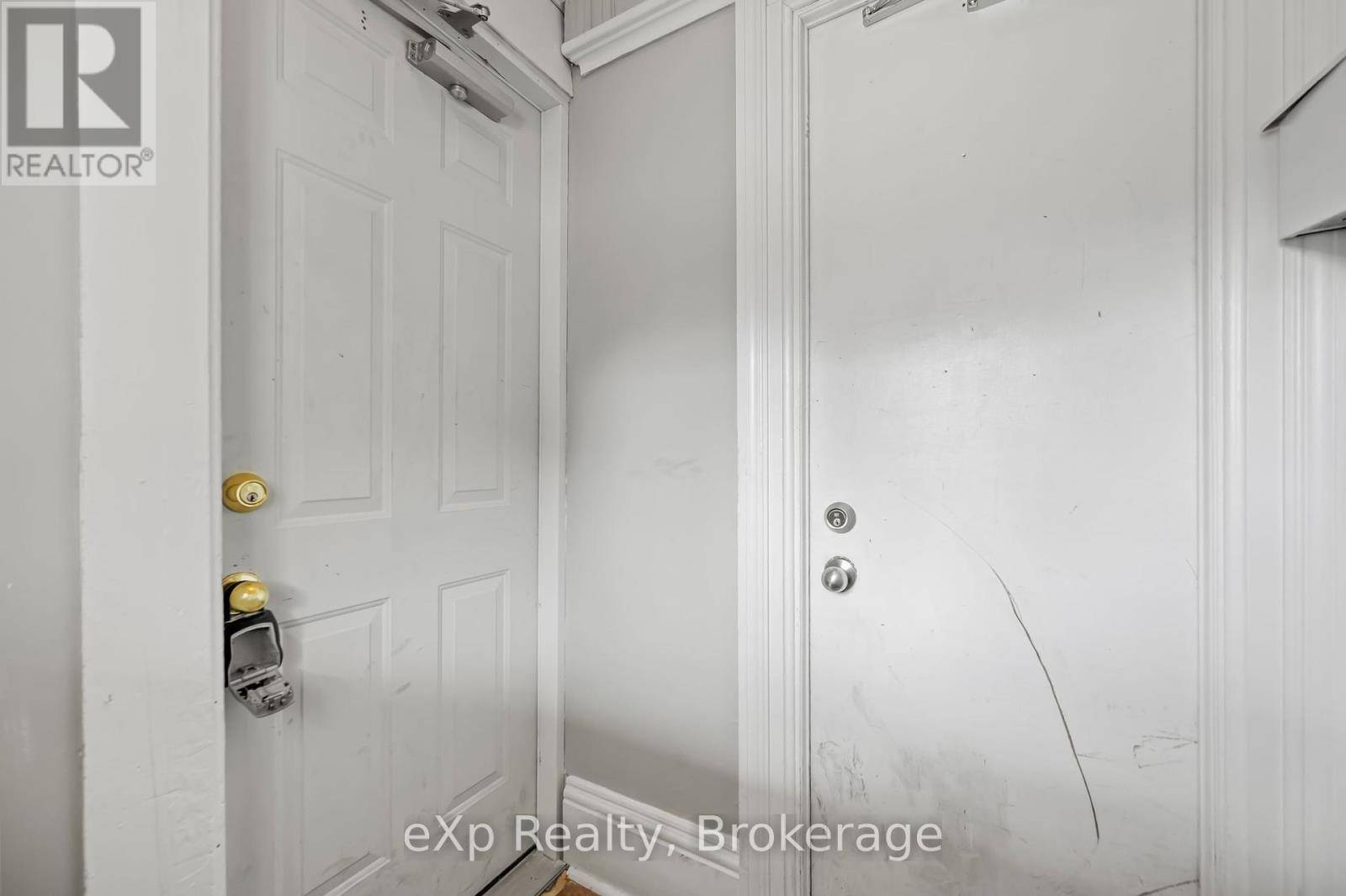 Brant (brantford Twp), ON N3S3T9,242 DALHOUSIE STREET
