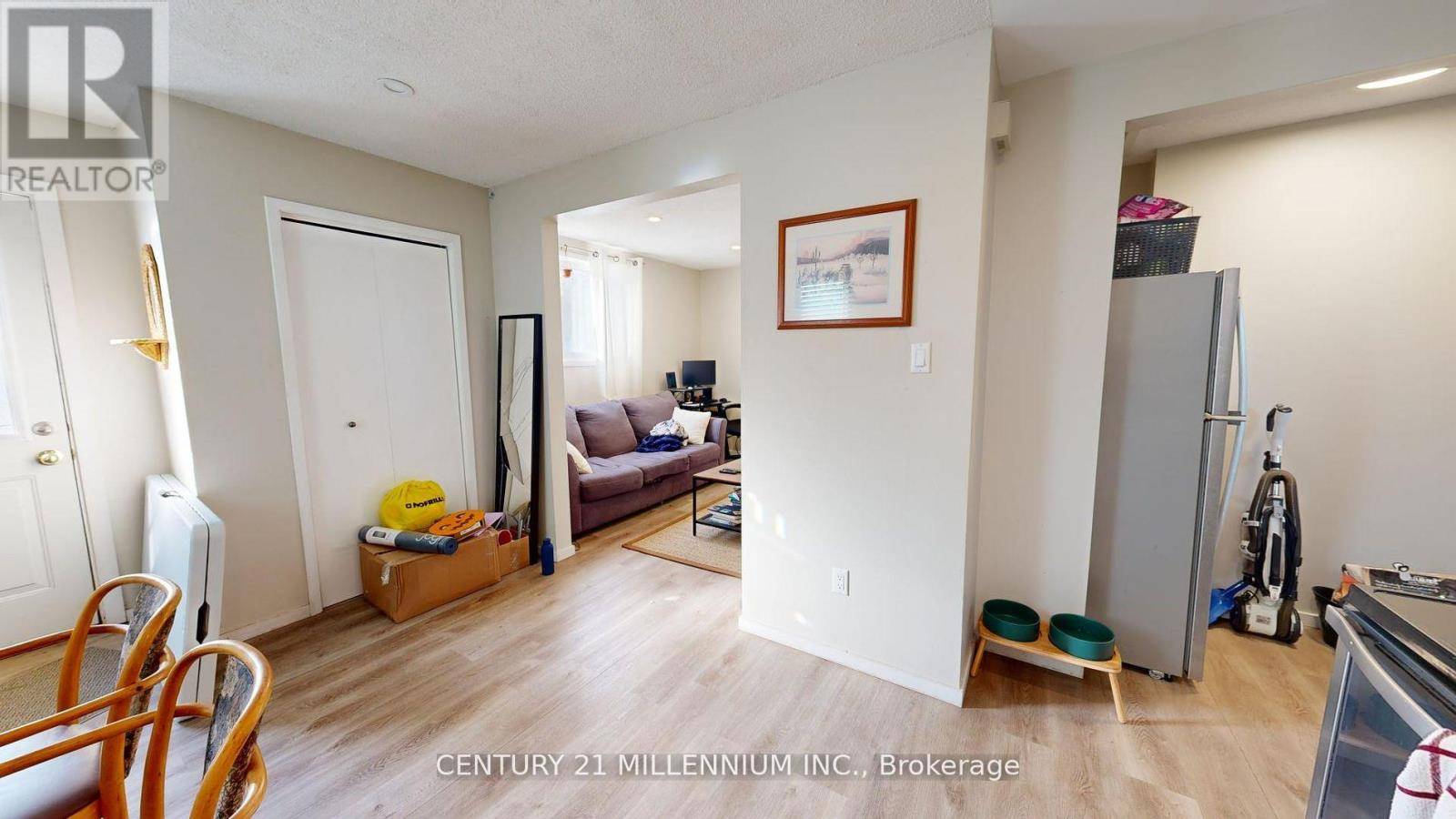 London East (east K), ON N6B1H9,184 SIMCOE STREET