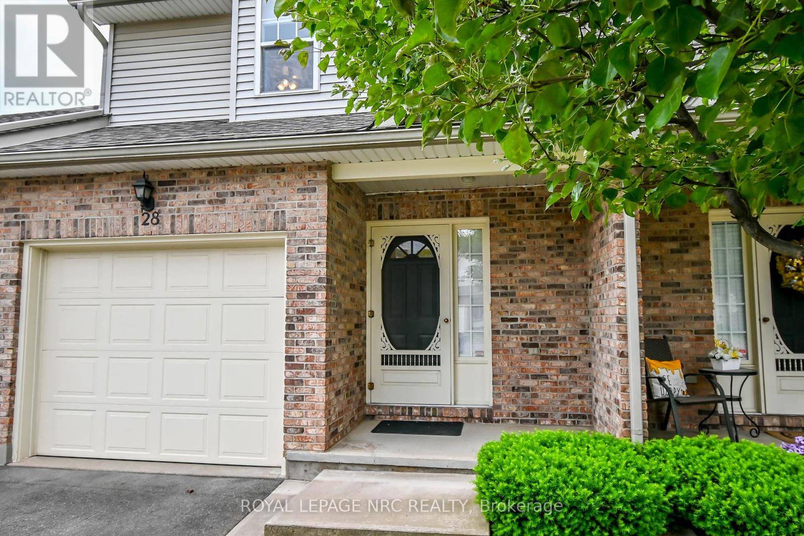 Niagara Falls (cherrywood), ON L2E6E4,5070 drummond RD #28