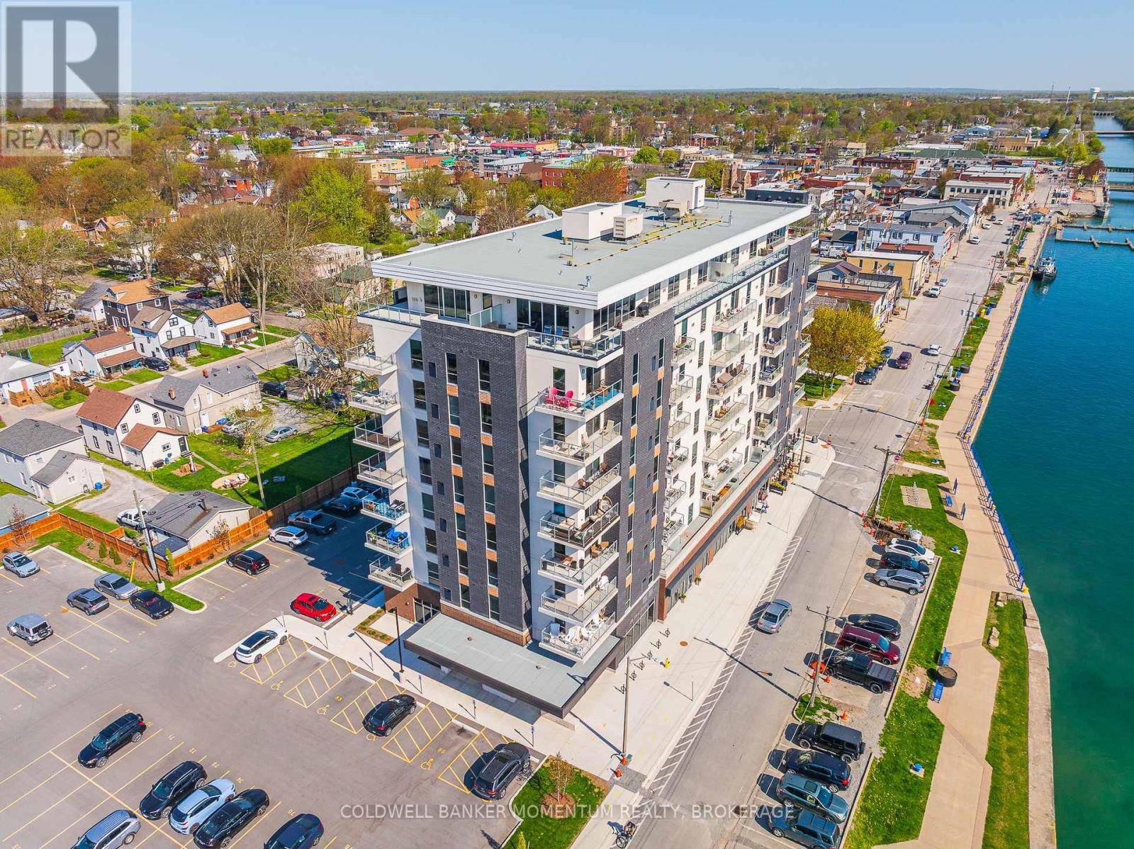 Port Colborne (sugarloaf), ON L3K0B9,118 West ST #403