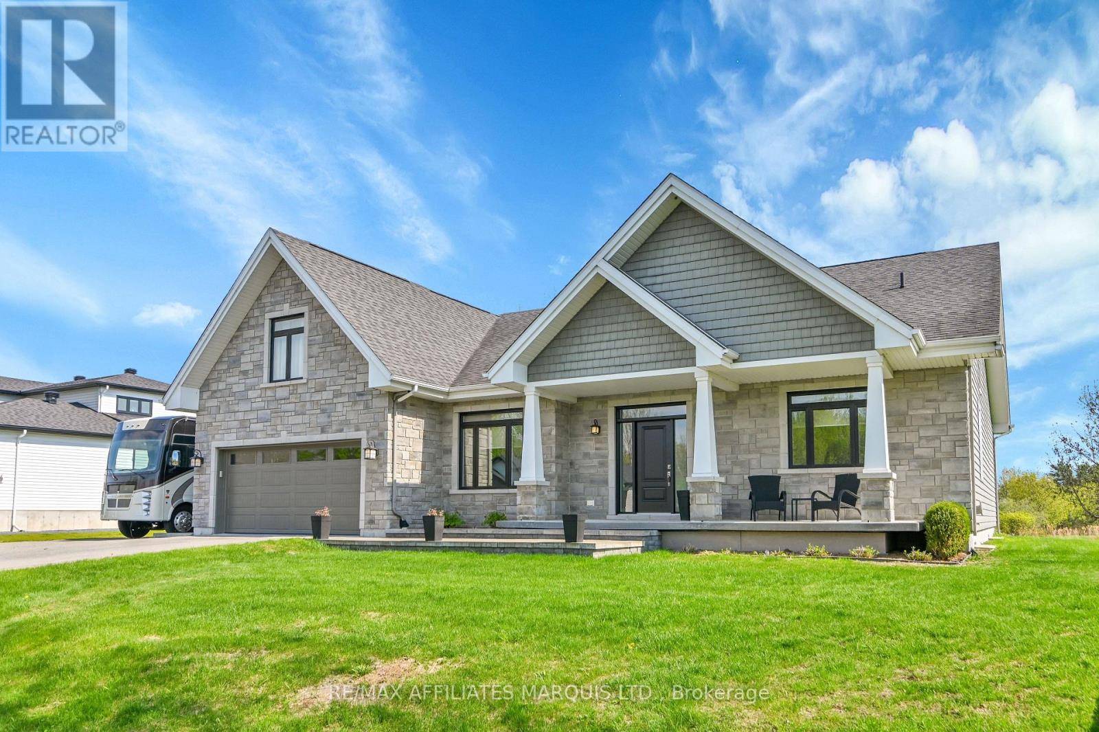 South Glengarry, ON K0C2C0,20310 ANDREA AVENUE S