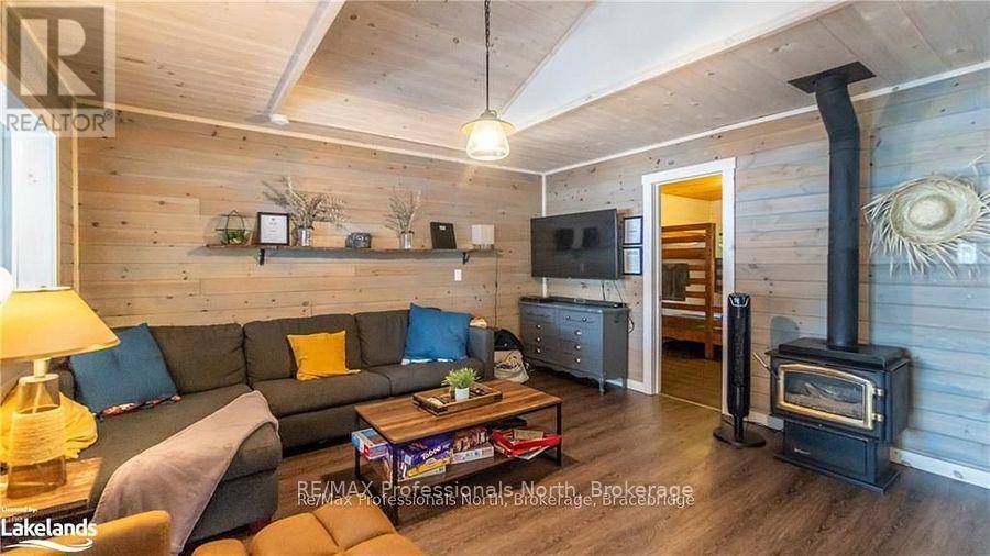 Bracebridge (oakley), ON P1L1X3,1032 LAKESHORE DRIVE S