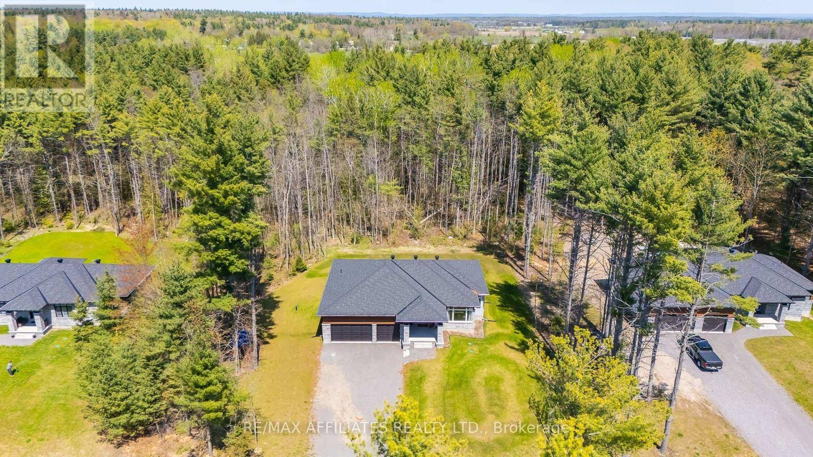 Mcnab/braeside, ON K7S3G8,132 RAYMOND LUHTA CRESCENT