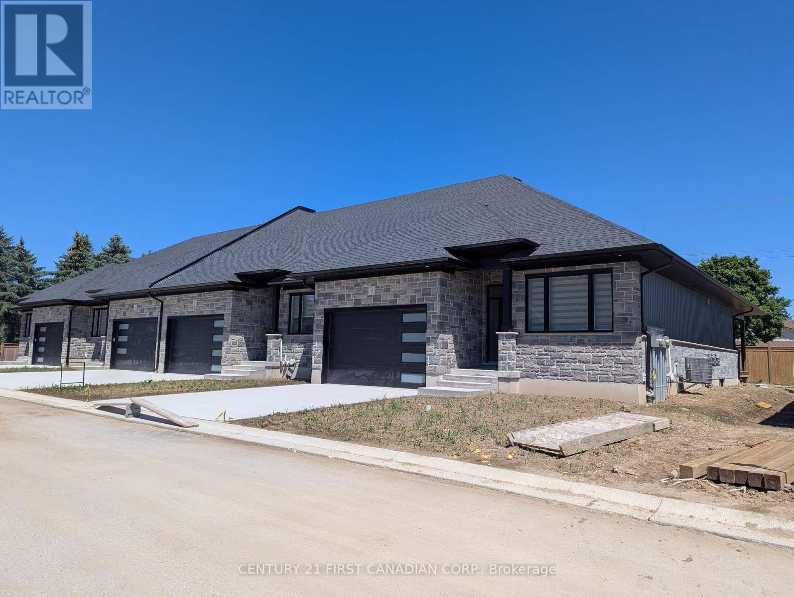 North Middlesex (alisa Craig), ON N0M1A0,32 Postma CRES #6