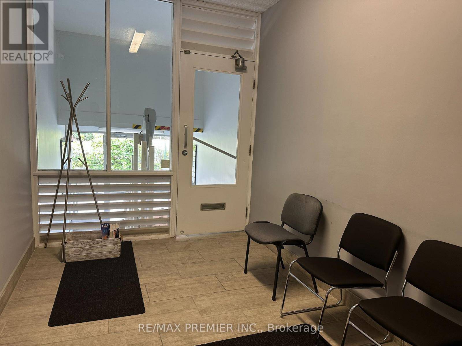 Hamilton (stoney Creek), ON L8G1K2,70 King ST East #M02-A