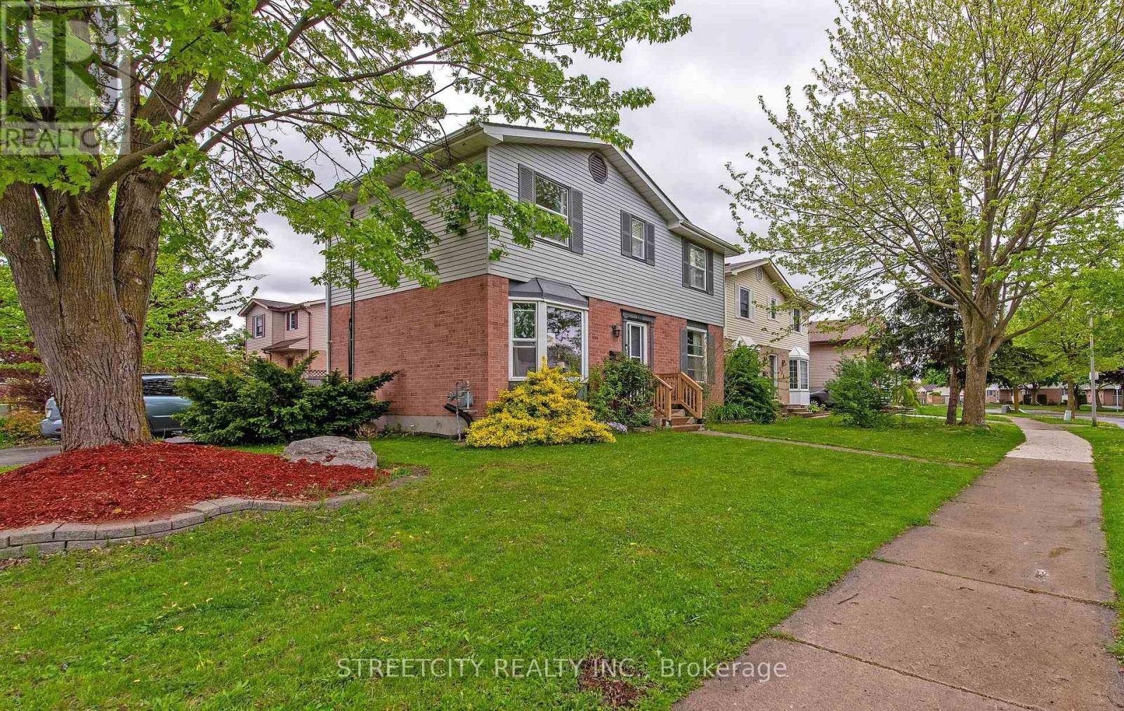 London East (east I), ON N5V3T1,138 CARLYLE DRIVE