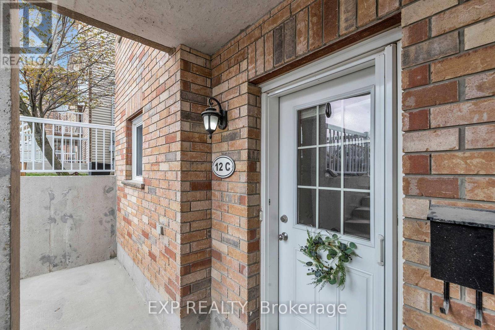 Kitchener, ON N2E0A3,50 Howe DR #12C