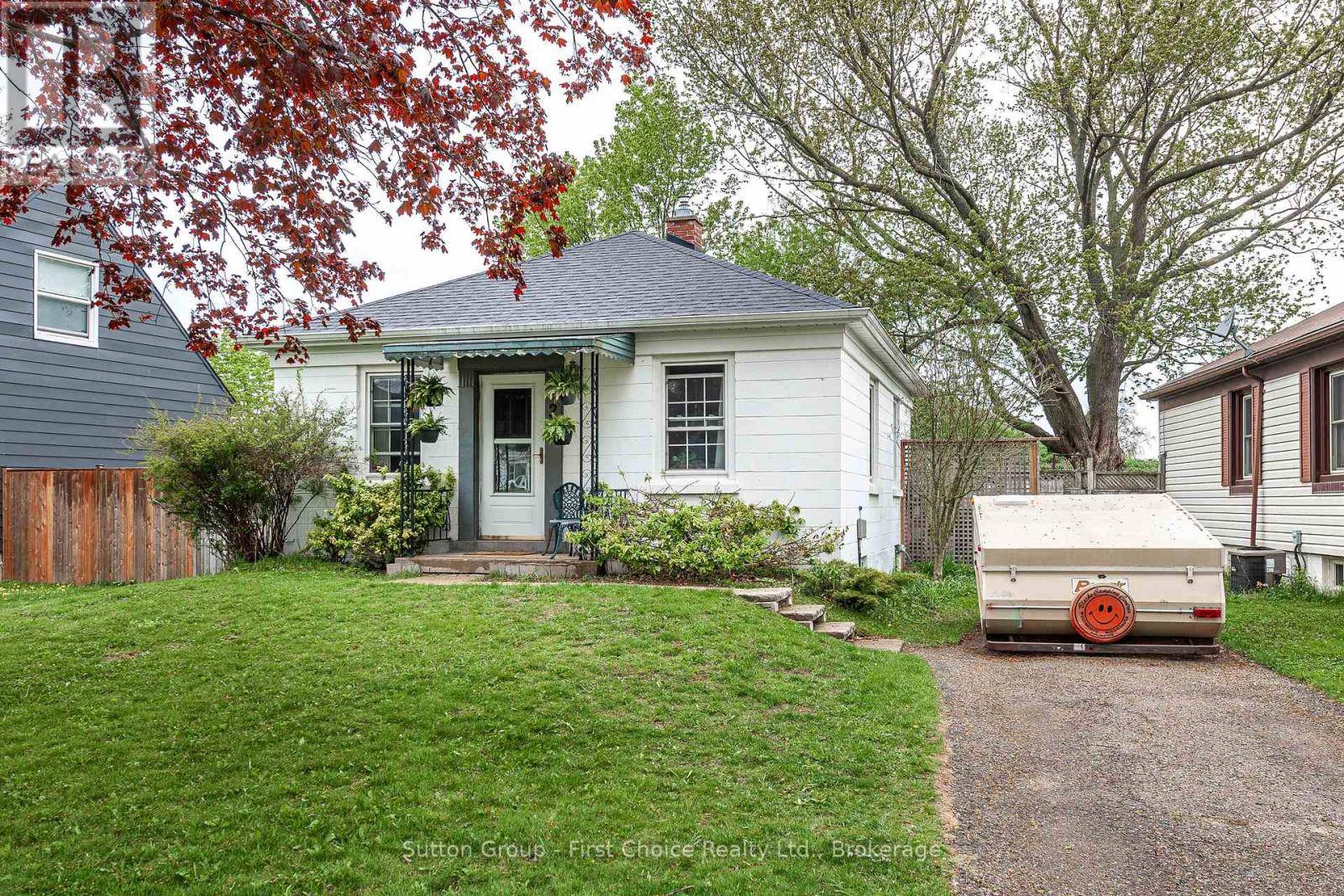 Stratford, ON N5A6C3,2 CORIANO STREET