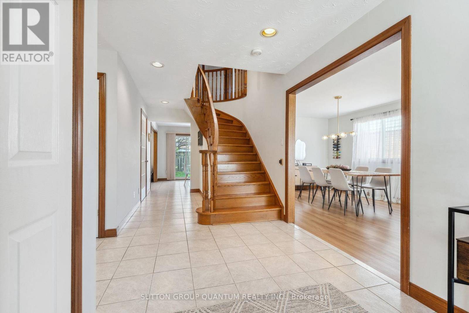 Hamilton (stoney Creek Mountain), ON L8J2V1,95 GATESTONE DRIVE