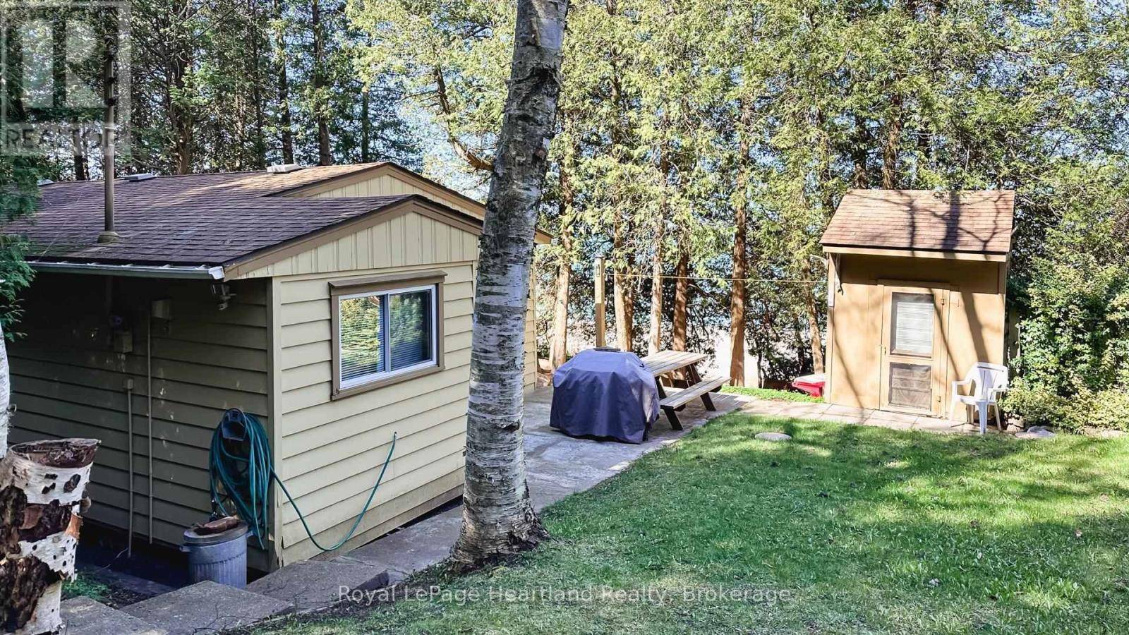 Ashfield-colborne-wawanosh (ashfield), ON N7A3X9,83815B DICKSON STREET