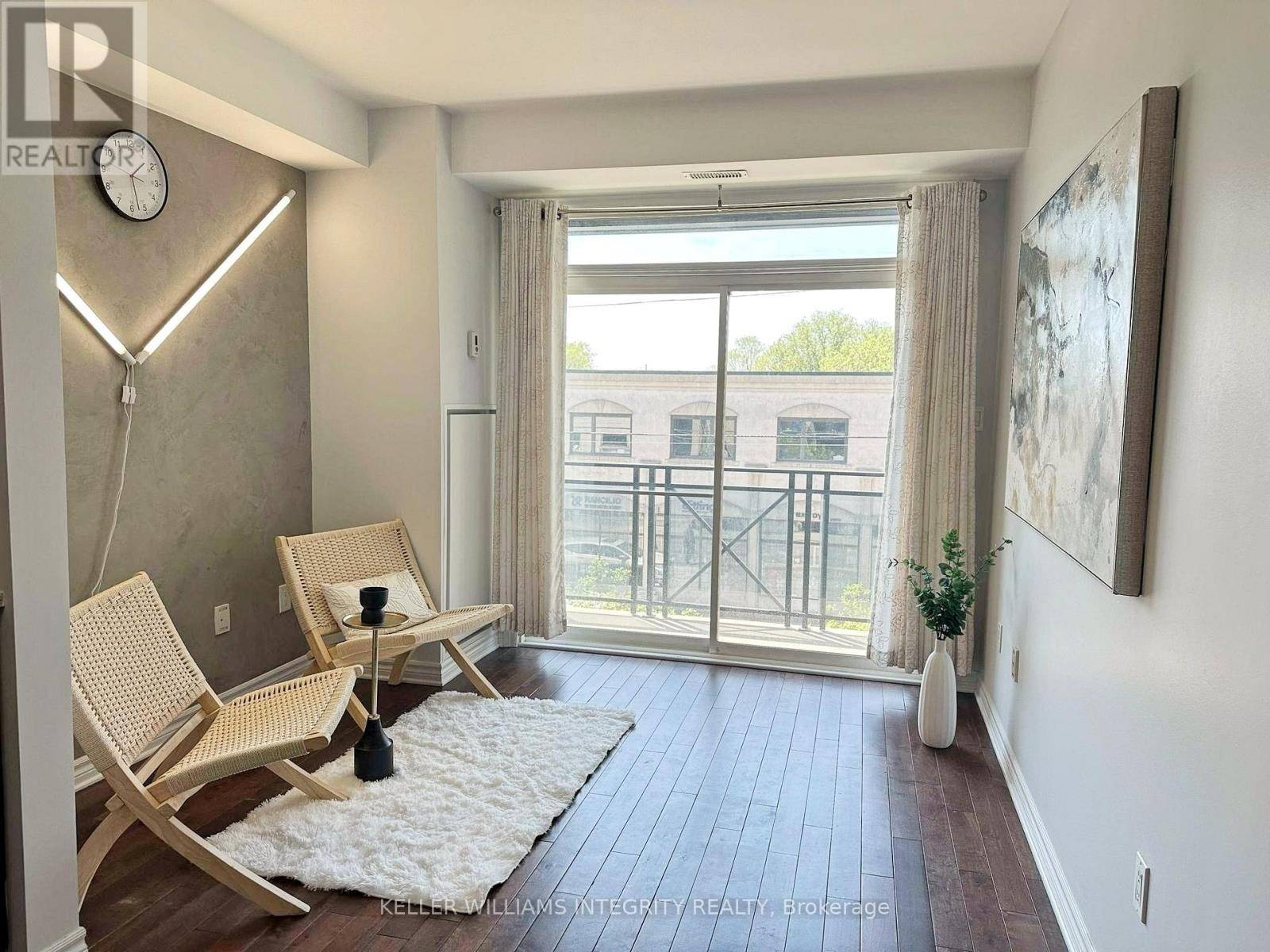 Ottawa, ON K2P1B5,429 Kent ST #320