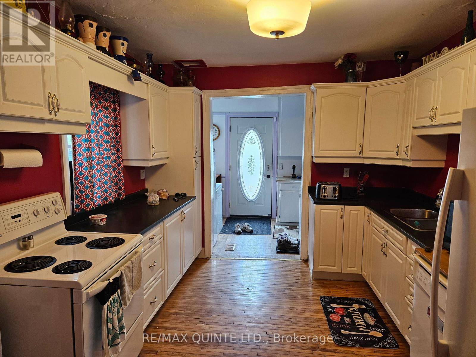 Belleville, ON K8P3M1,72 CEDAR STREET