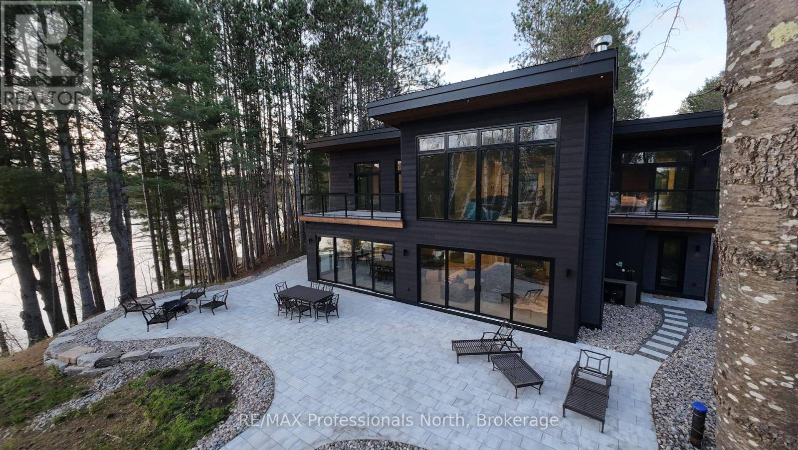Lake Of Bays (mclean), ON P0B1A0,1025 MARY ROBERTS ROAD