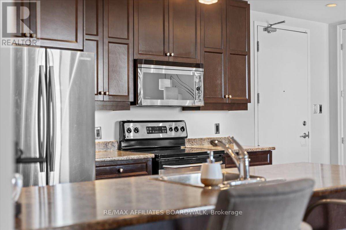 Ottawa, ON K1Y0X7,1422 Wellington ST West #403