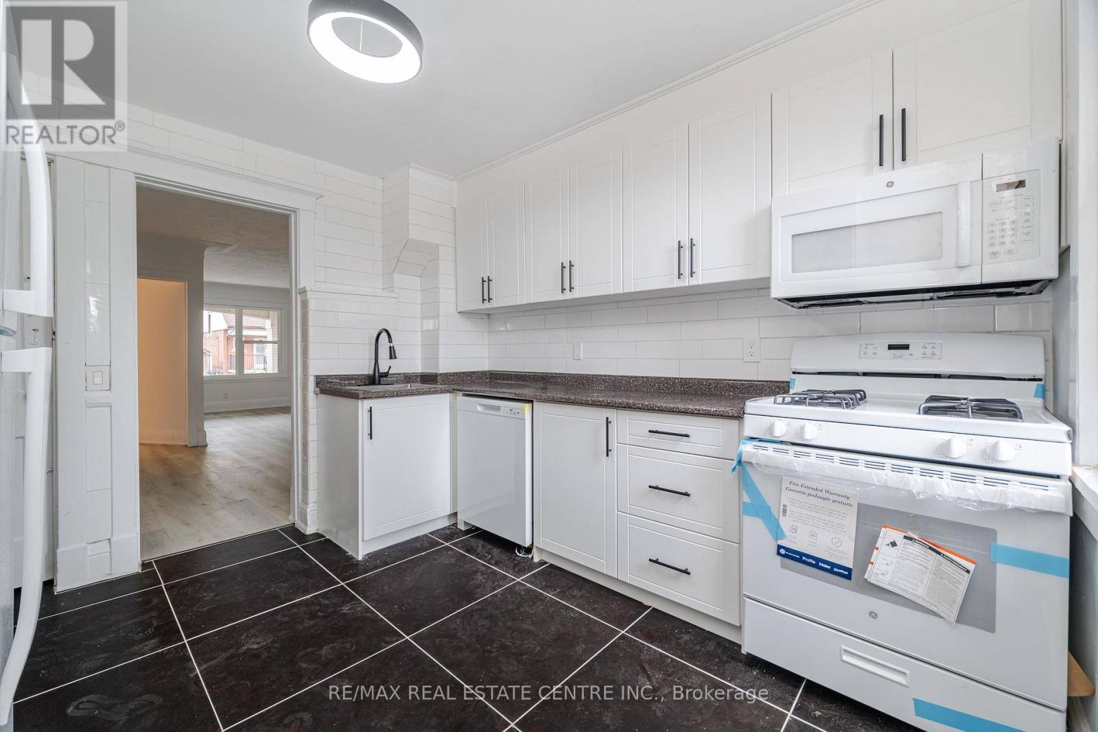 Hamilton (crown Point), ON L8L1X4,463 DUNSMURE ROAD