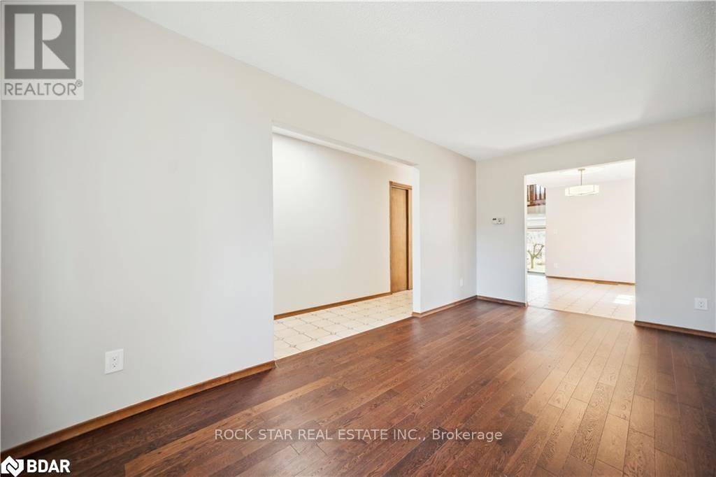 Hamilton (stoney Creek), ON L8E5A6,11 HERBERT COURT