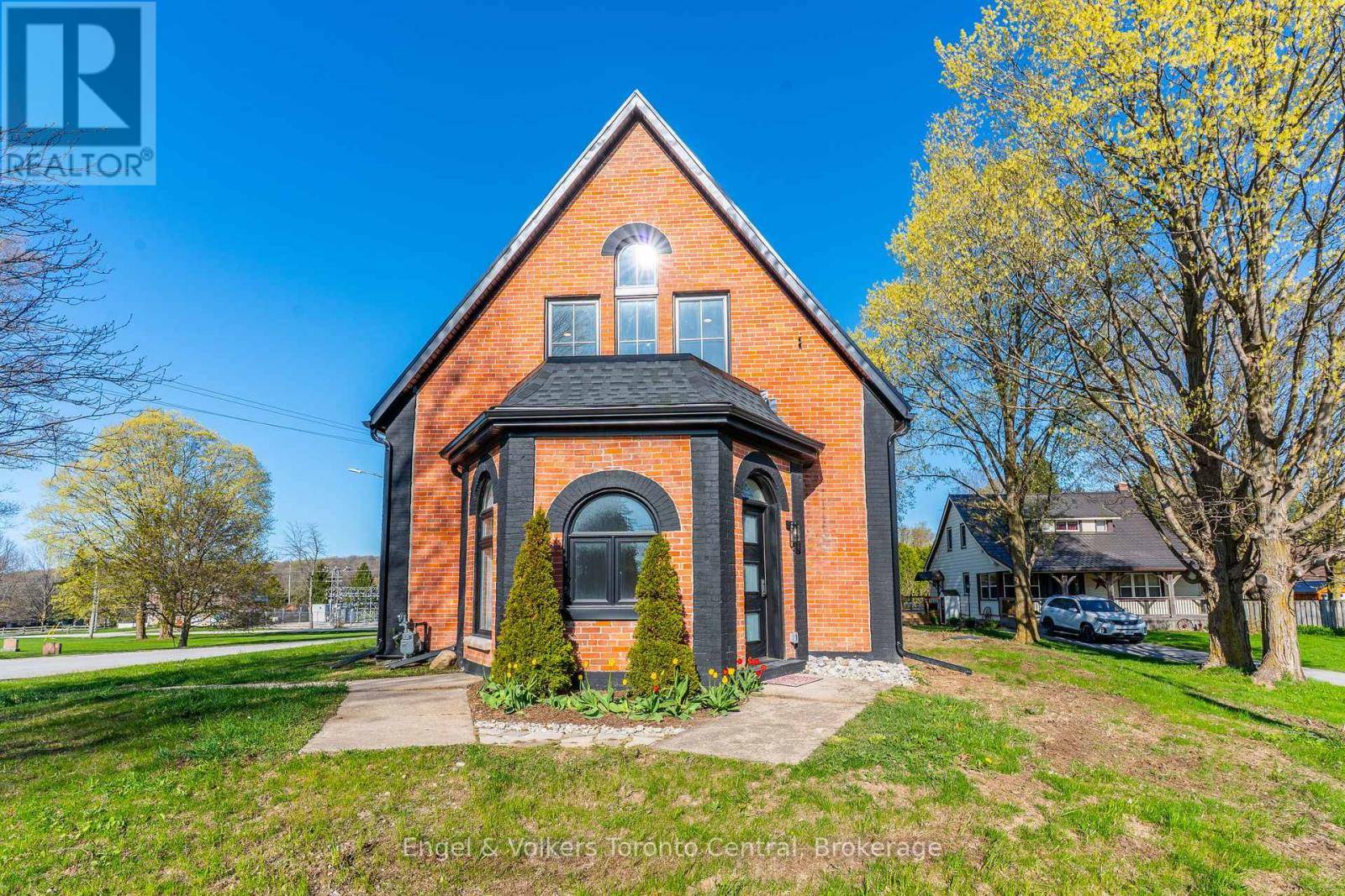 Chatsworth, ON N0H1G0,57 CRAWFORD STREET