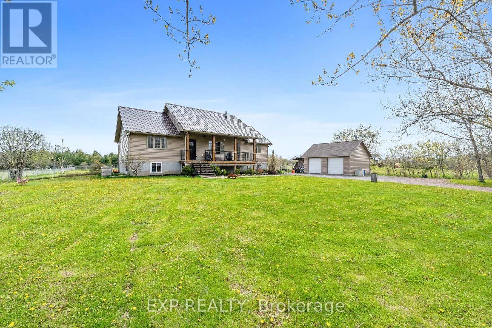 Prince Edward County (hillier Ward), ON K0K3L0,96 HUYCK'S BAY ROAD