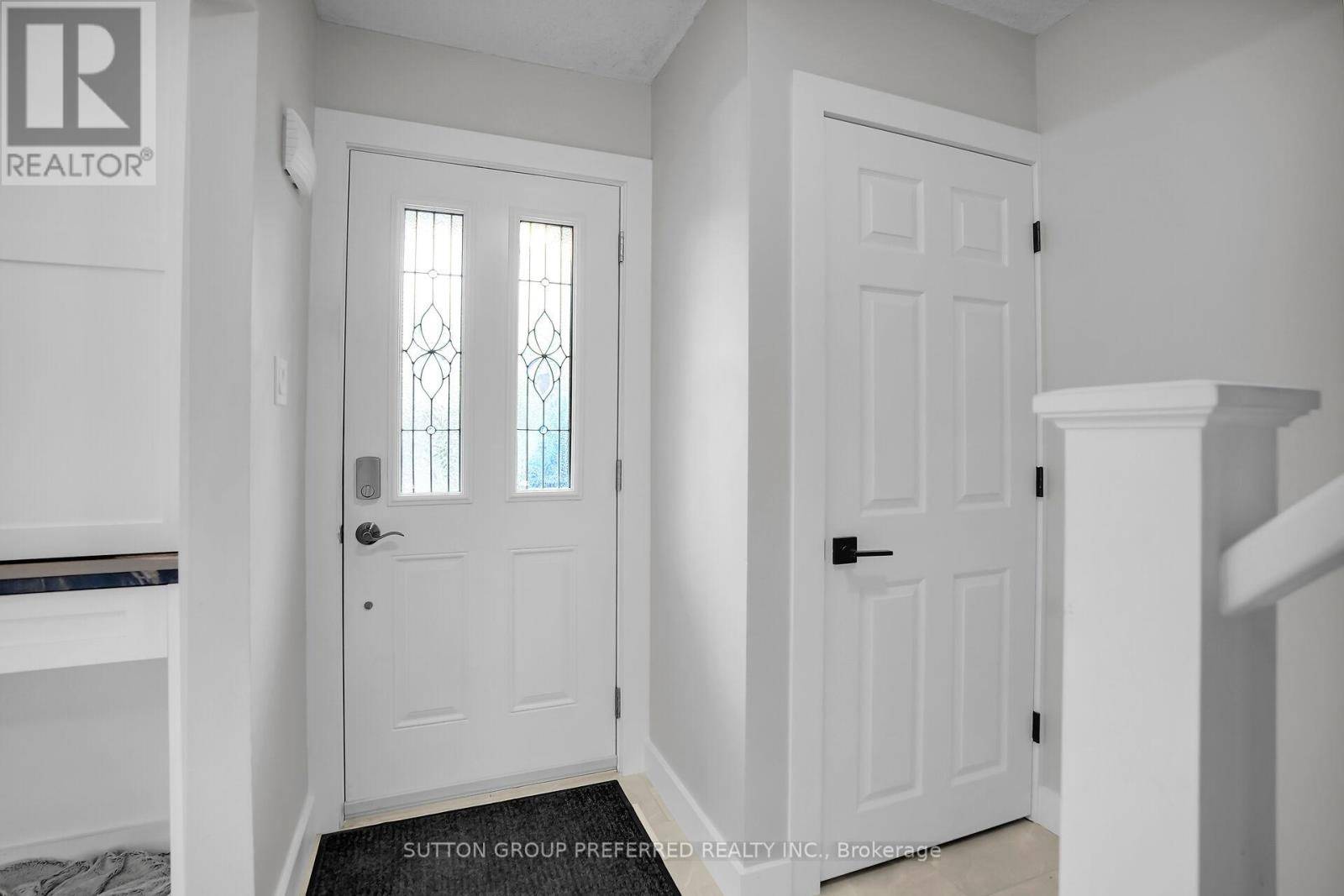 London East (east I), ON N5V4Y4,166 BONAVENTURE DR #22