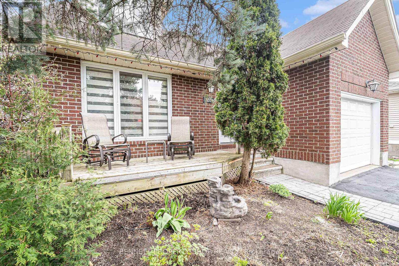 Ottawa, ON K4A2Z1,437 ROUGEMOUNT CRESCENT