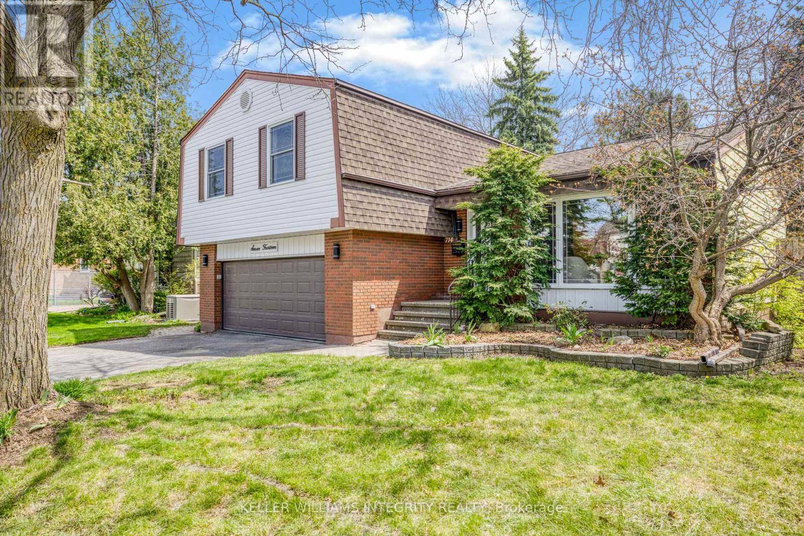 Ottawa, ON K1V9R2,714 MOONEYS BAY PLACE