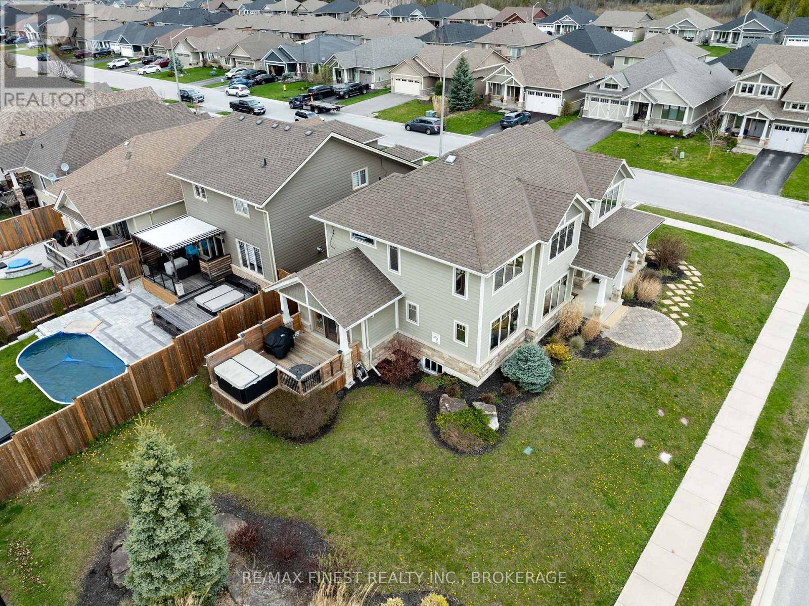 Belleville (belleville Ward), ON K8N0B4,64 TESSA BOULEVARD