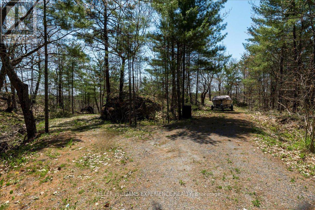 Gravenhurst (morrison), ON P0E1N0,1075 HEINTZMAN GATE
