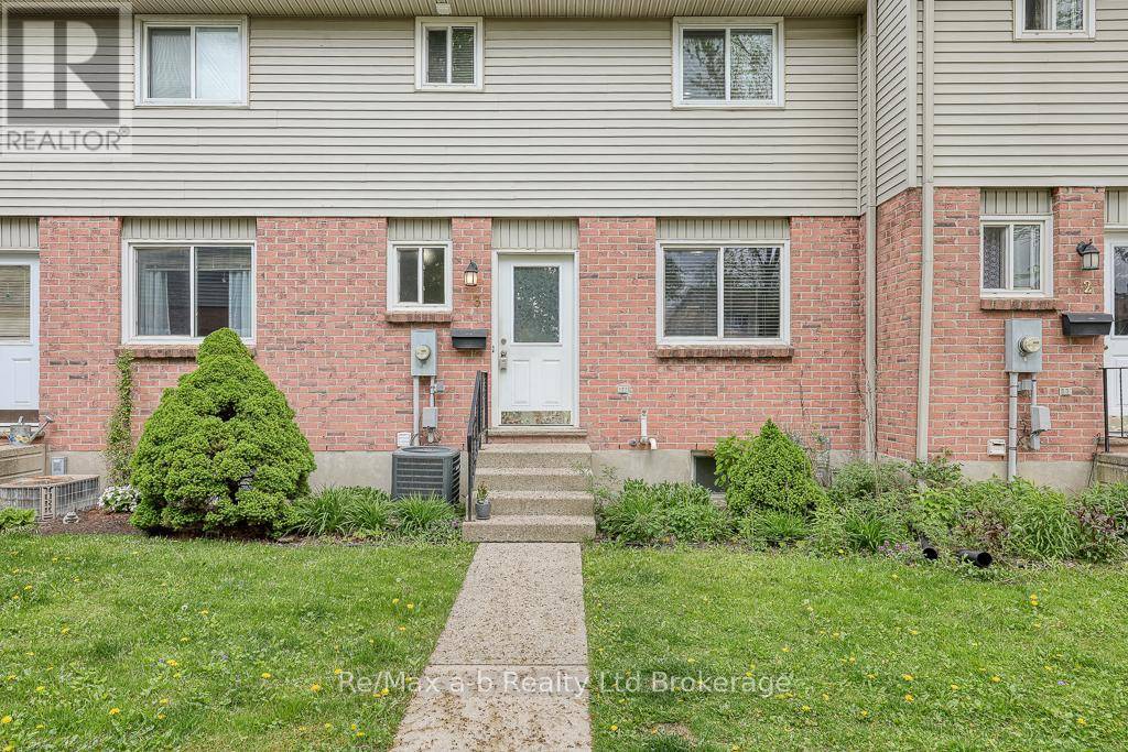 Woodstock (woodstock - North), ON N4T1K7,478 Springbank AVE North #3