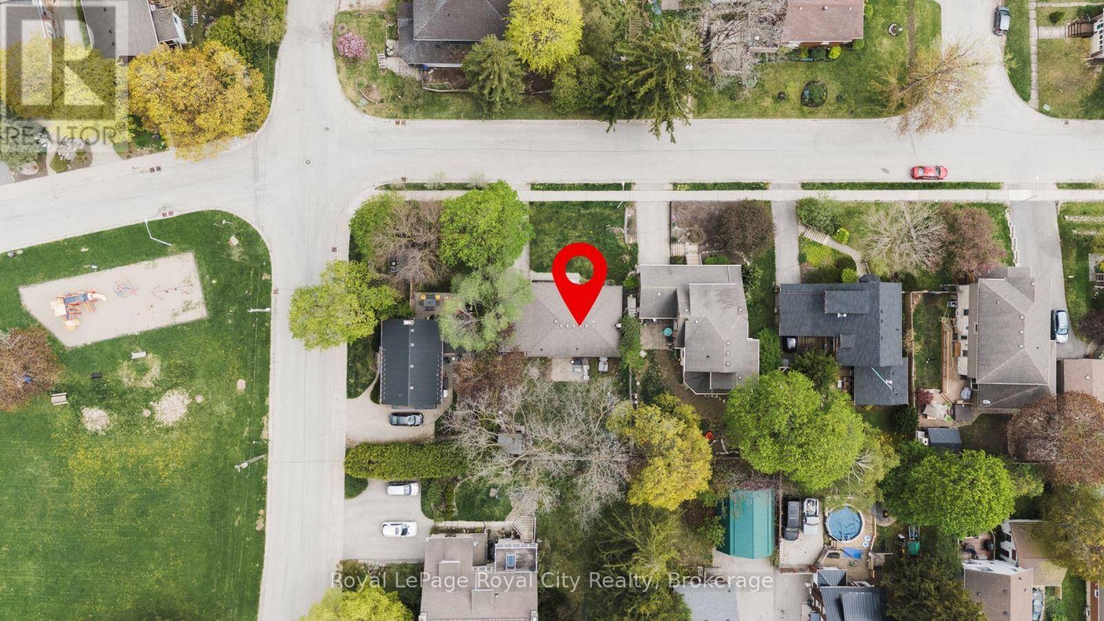 Centre Wellington (fergus), ON N1M1S2,601 COLQUHOUN STREET