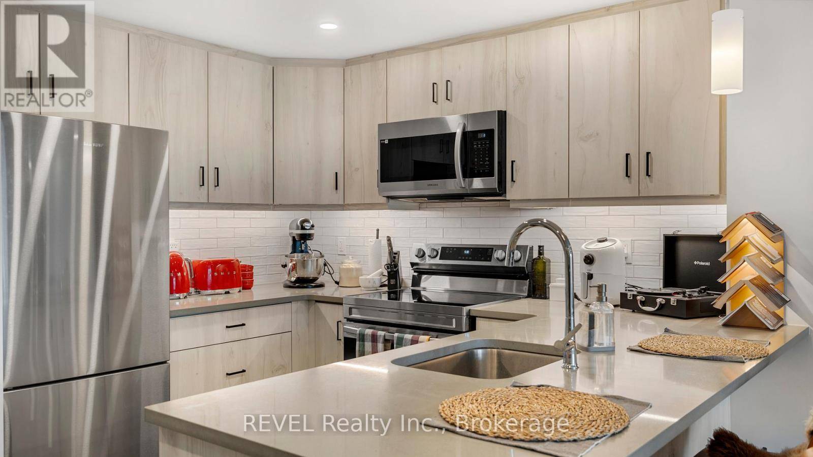 Lincoln (lincoln-jordan/vineland), ON L0R2C0,3998 VICTORIA AVE #106