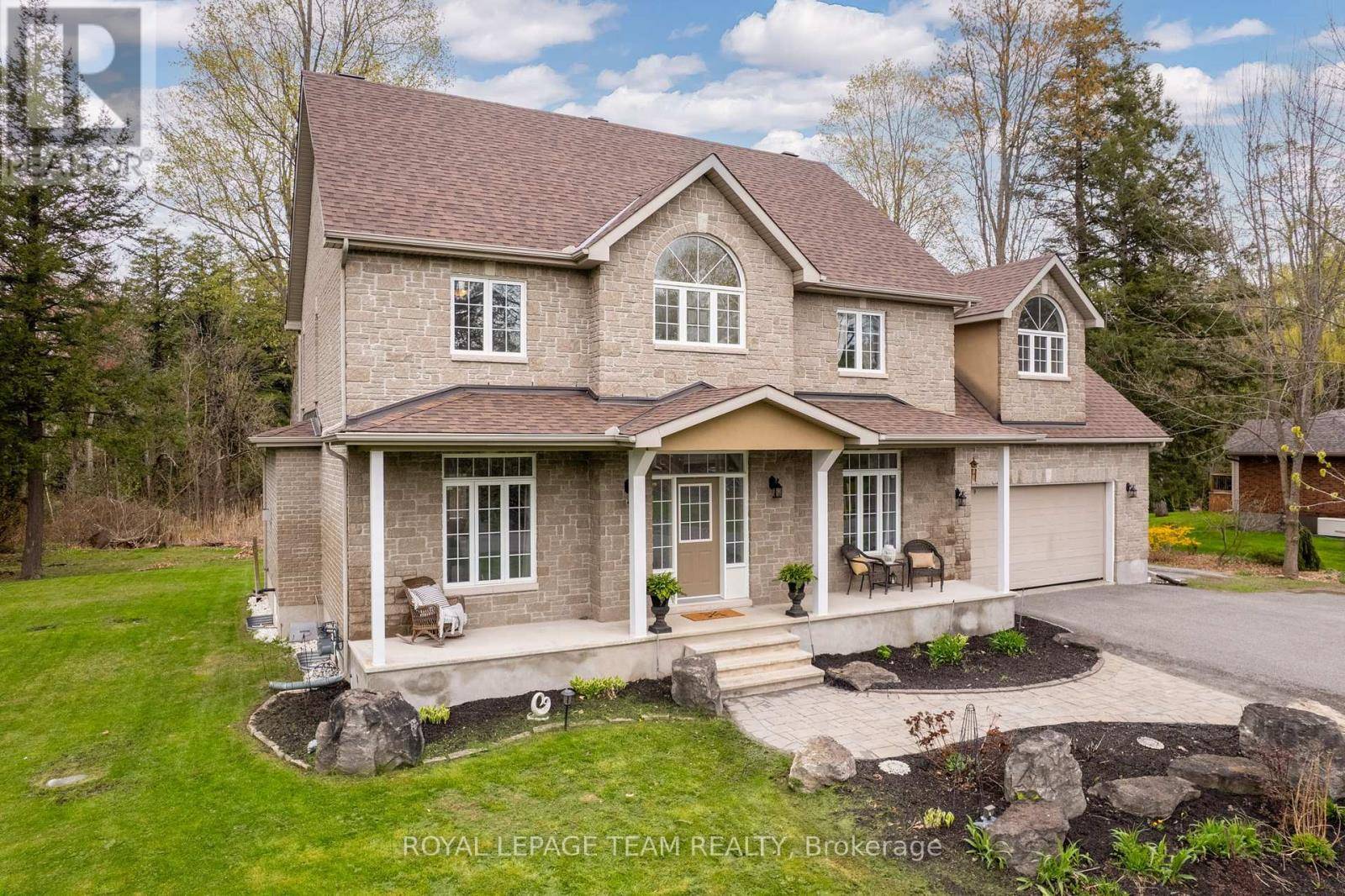 Ottawa, ON K4M1B4,2377 PINE AVENUE