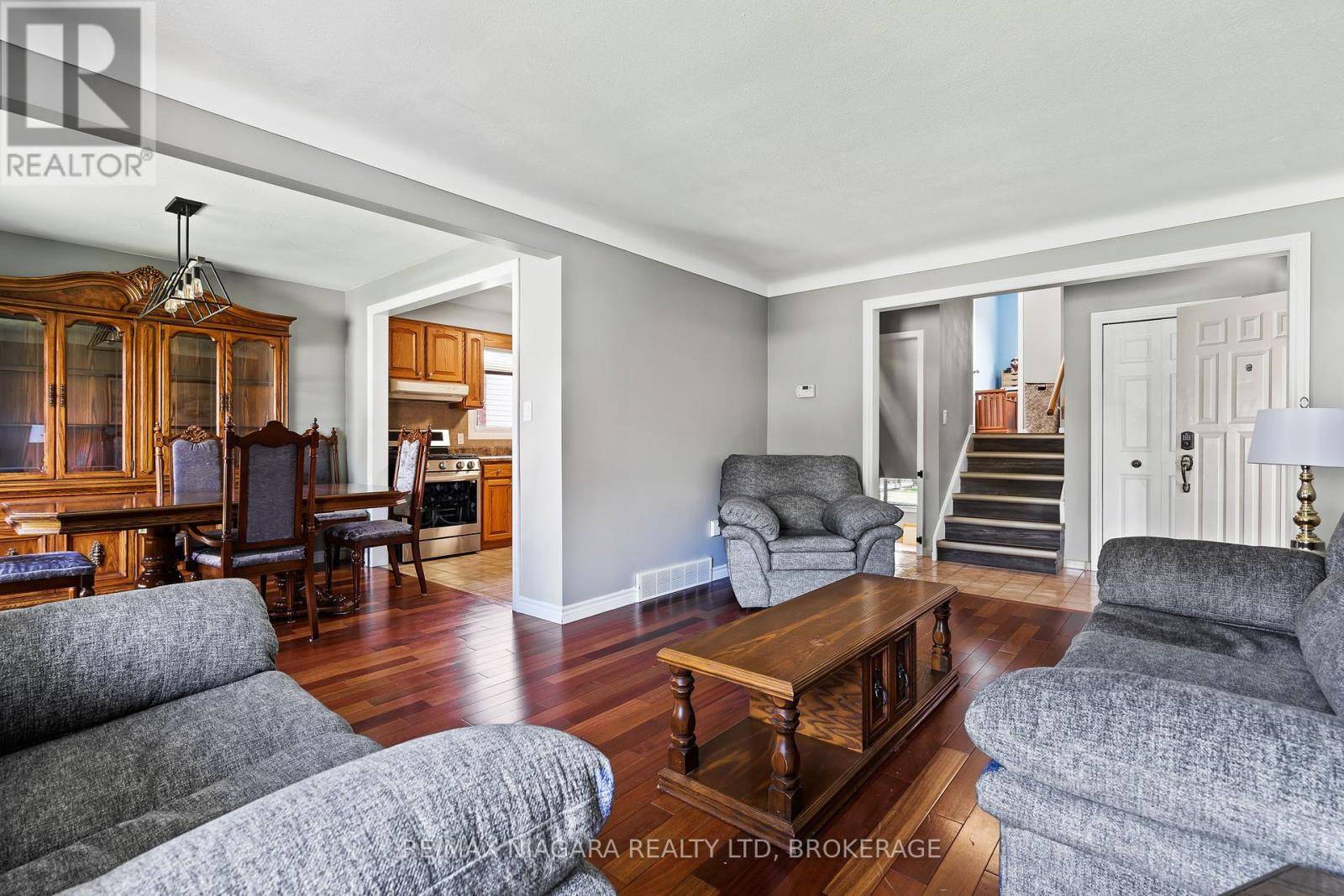 St. Catharines (lakeport), ON L2N5R5,36 BENDINGROAD CRESCENT