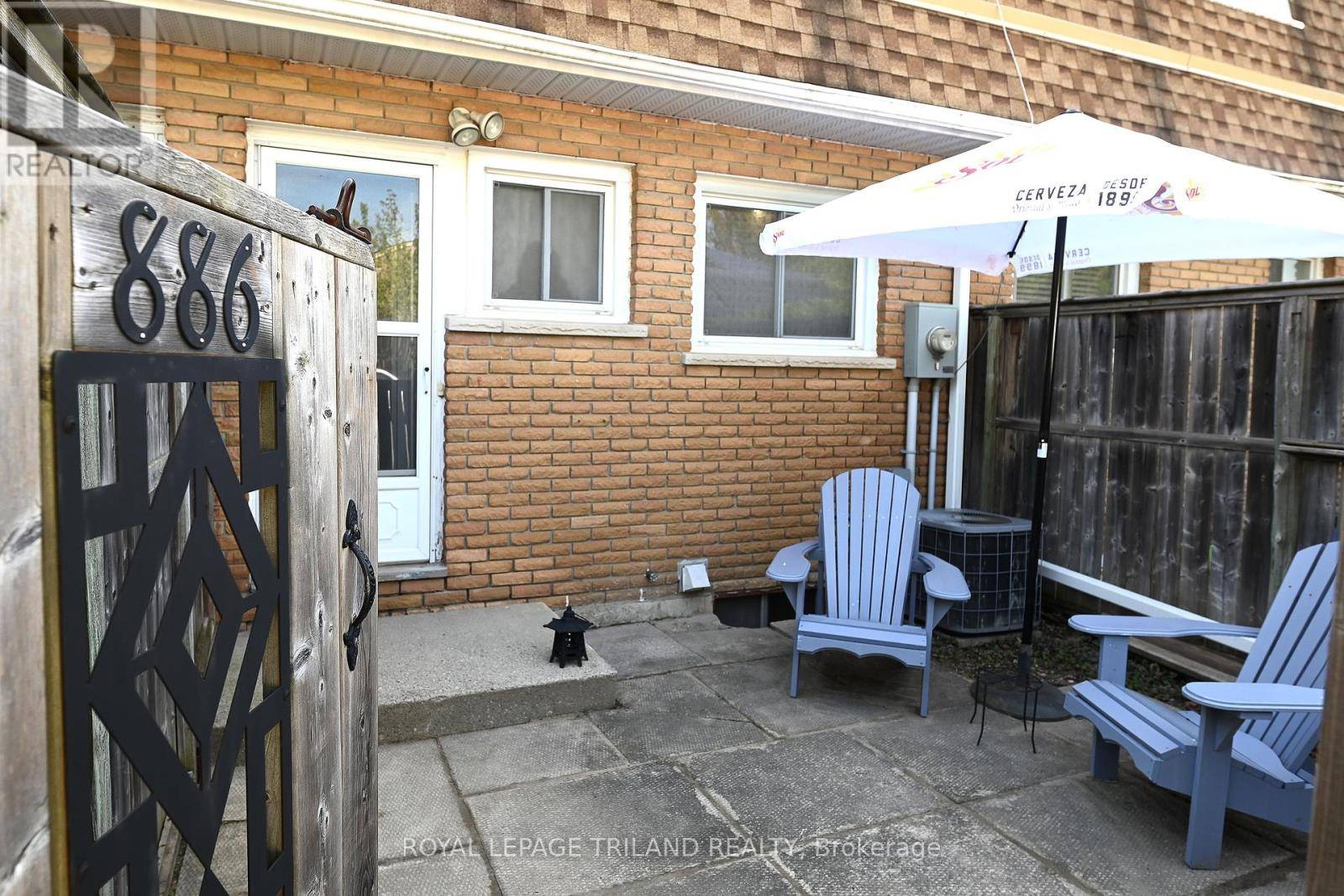 London South (south O), ON N6J3C4,886 NOTRE DAME DRIVE