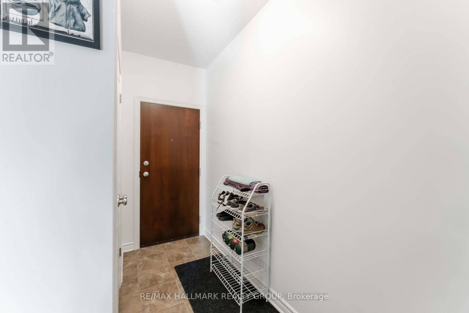 Ottawa, ON K1V2M4,3789 Canyon Walk DR #F