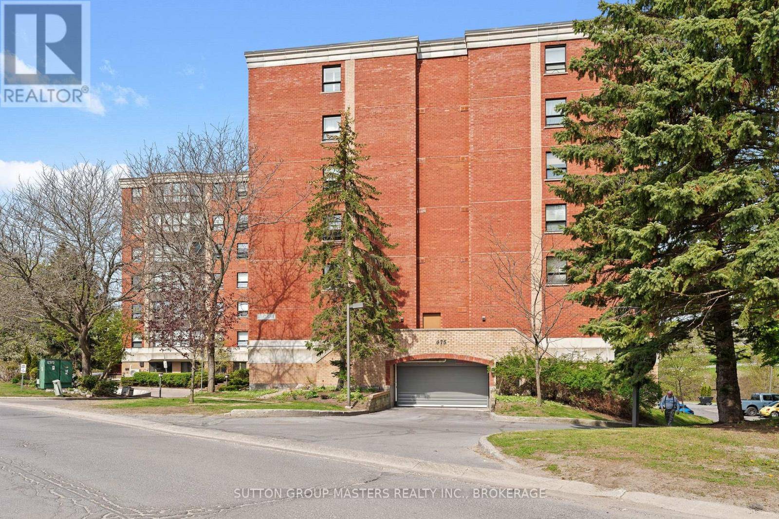Kingston (east Gardiners Rd), ON K7M8L5,675 Davis DR #402