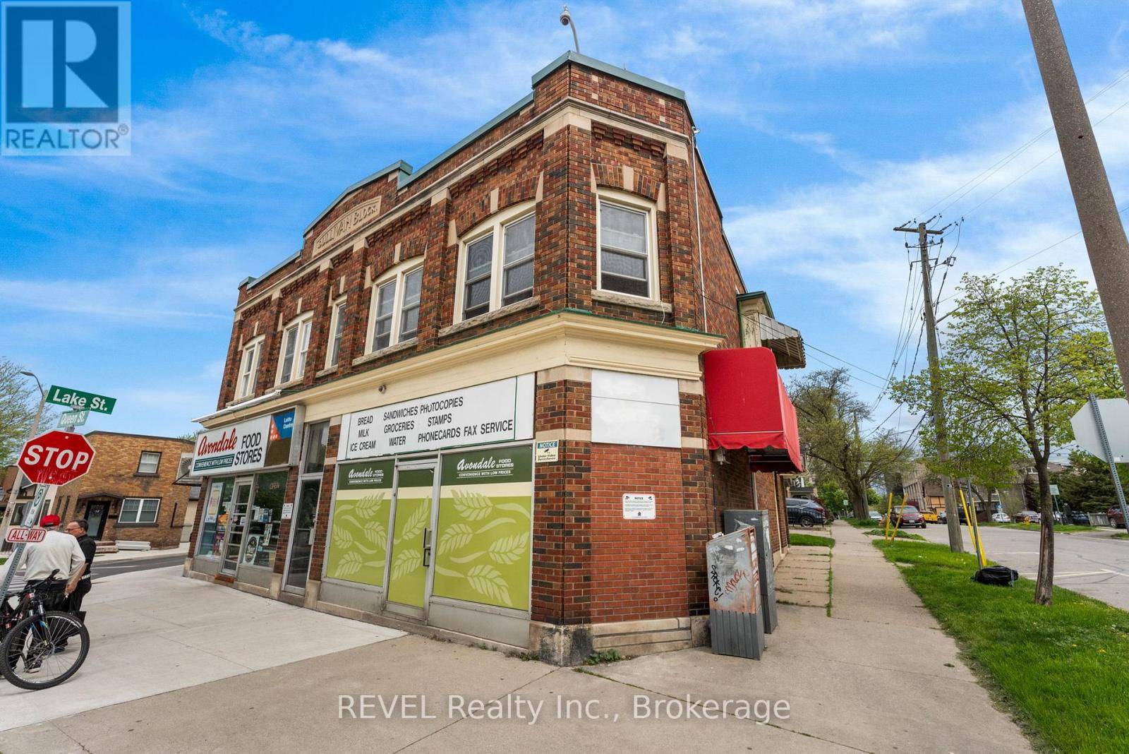 St. Catharines (downtown), ON L2R5H2,74 Queen ST #Apt #1