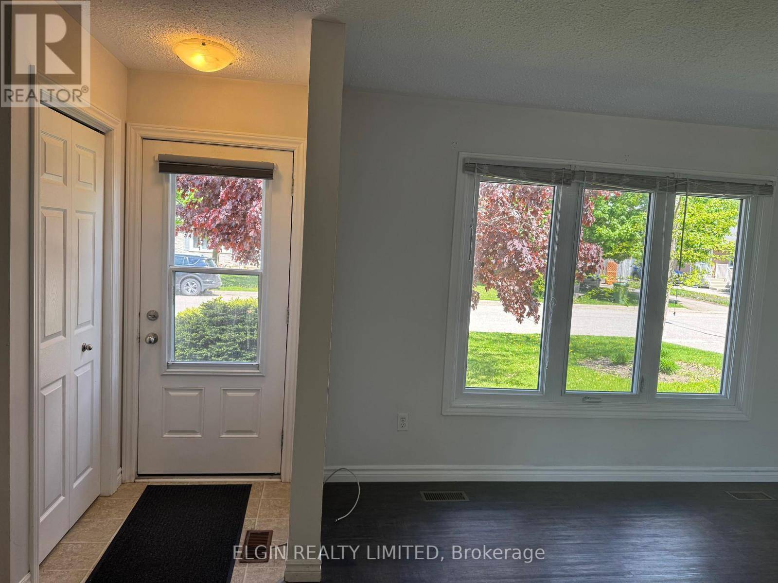 St. Thomas, ON N5R5P8,18 VANIER PLACE