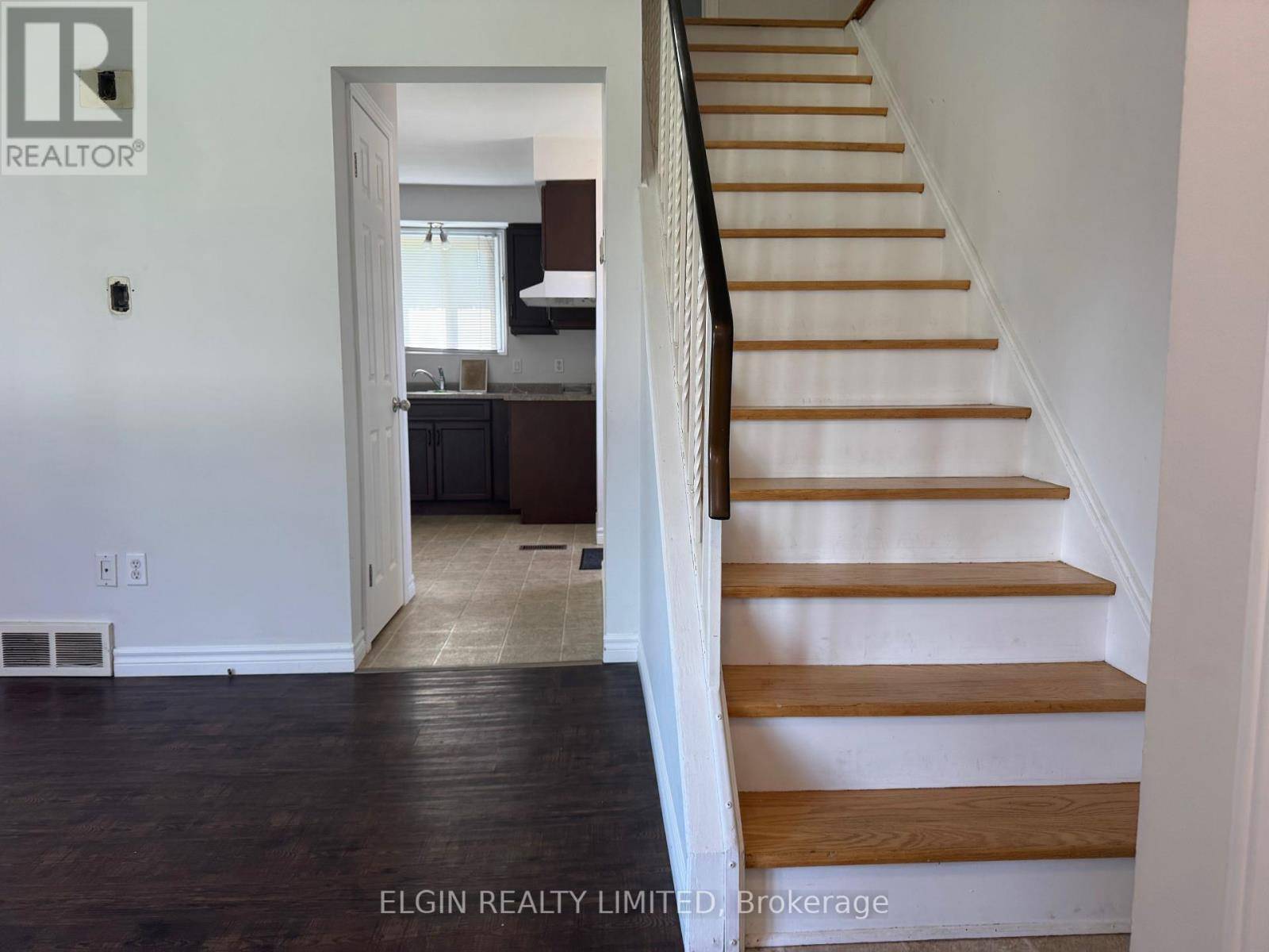 St. Thomas, ON N5R5P8,18 VANIER PLACE