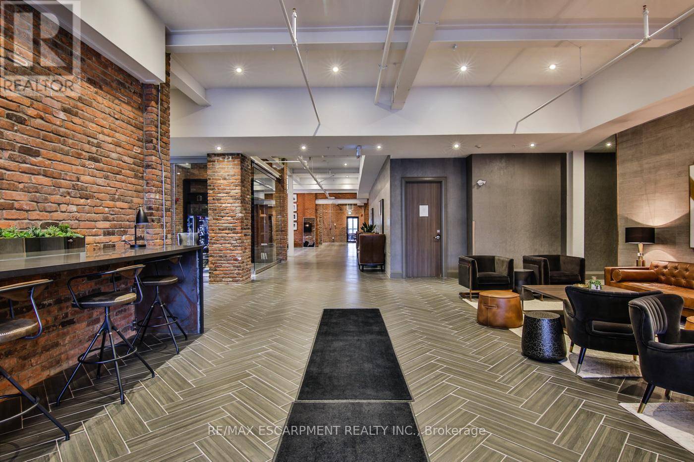 Hamilton (kirkendall), ON L8P4K7,220 Dundurn ST #236