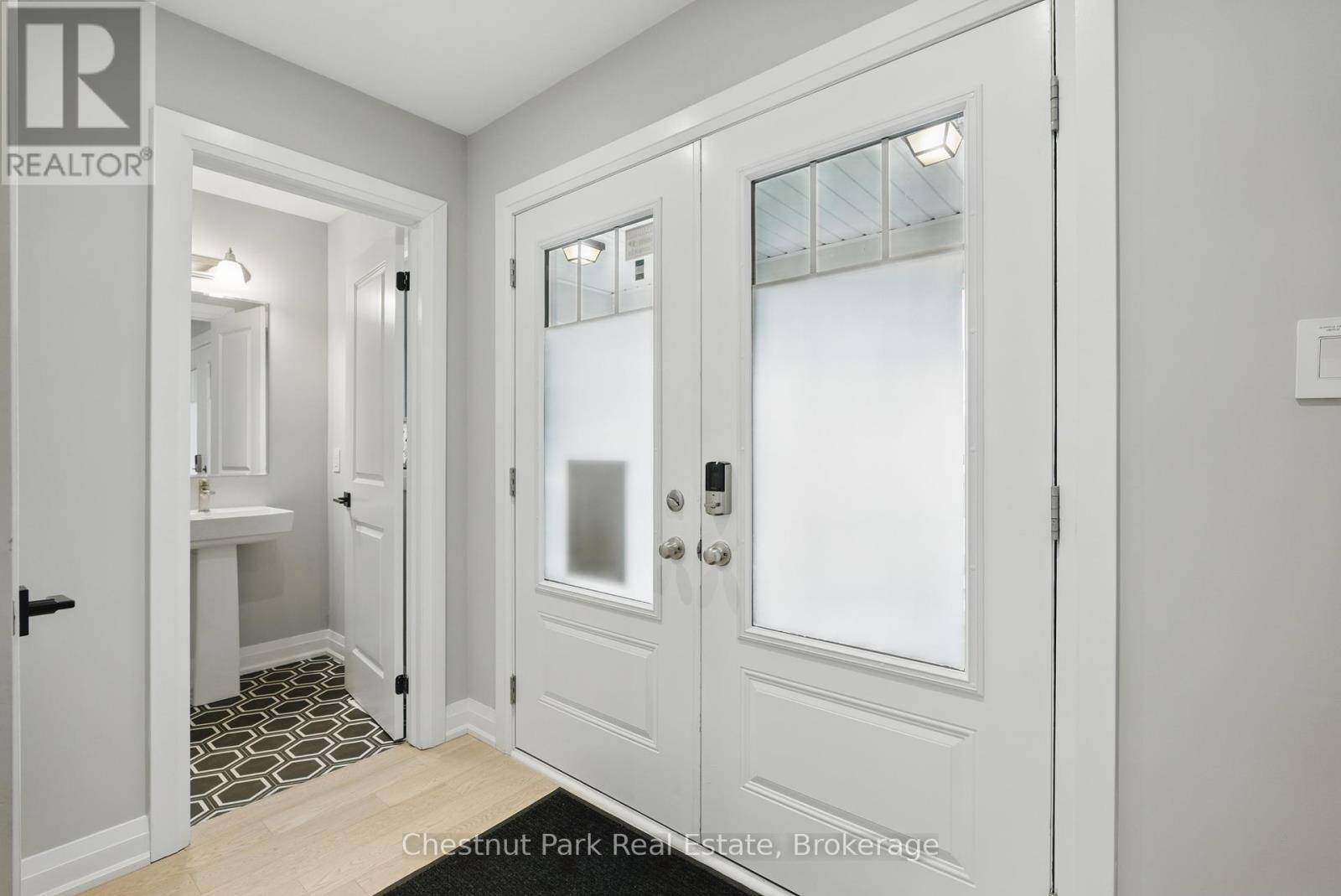 Bracebridge (macaulay), ON P1L0N4,21 CHAMBERY STREET