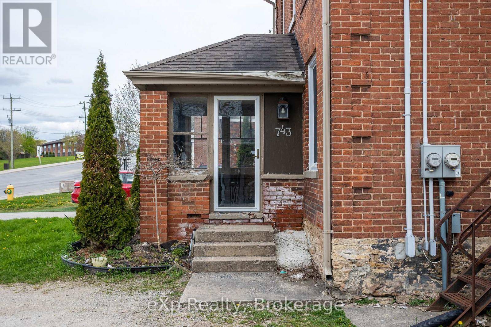 Owen Sound, ON N4K1T2,743 10TH STREET E