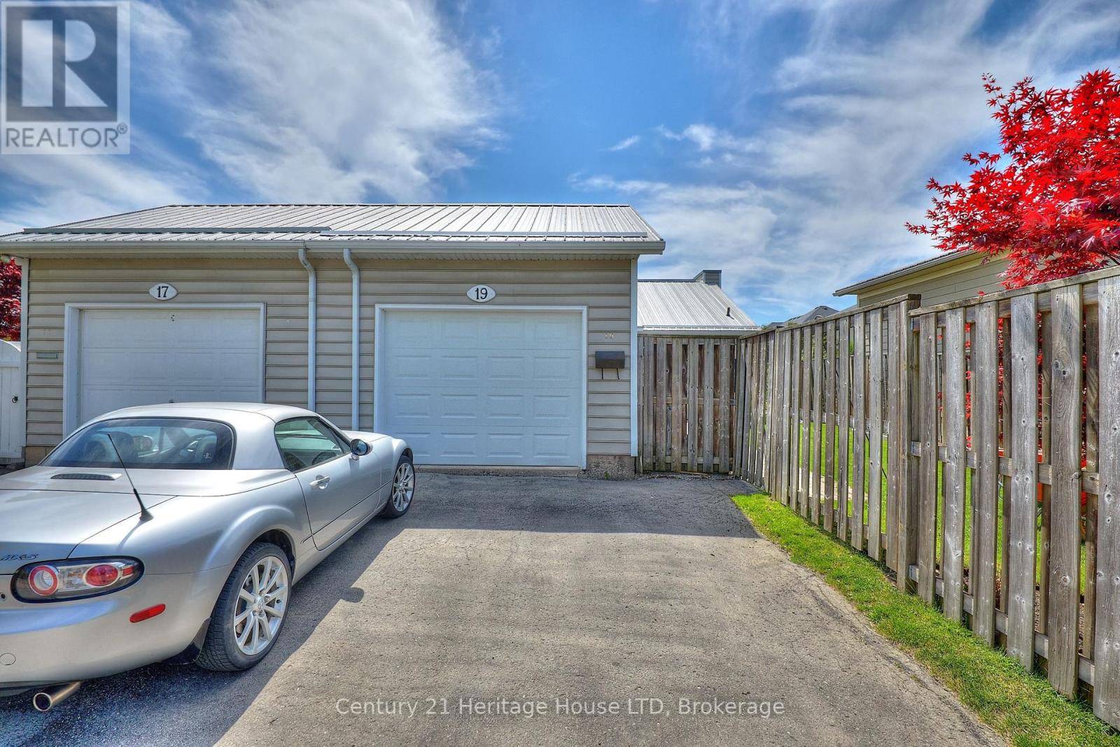 Fort Erie (lakeshore), ON L2A6R4,19 BARDOL AVENUE S