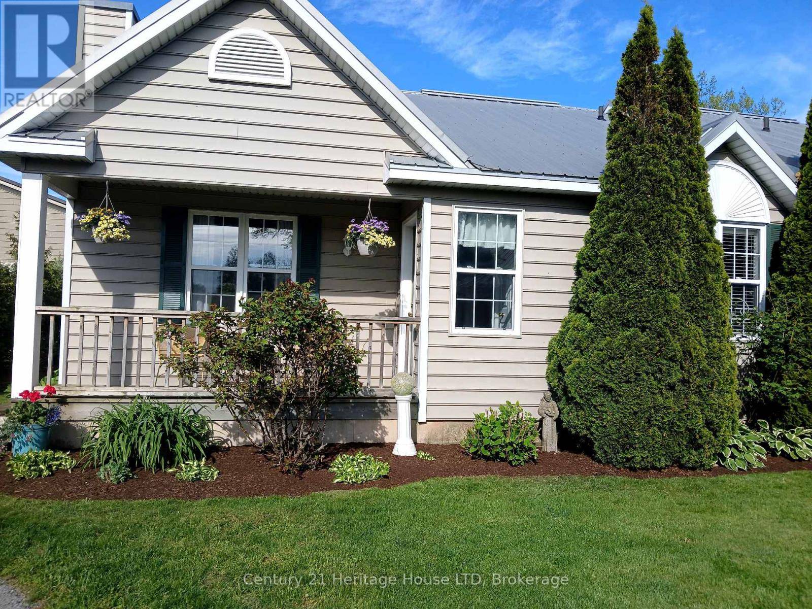 Fort Erie (lakeshore), ON L2A6R4,19 BARDOL AVENUE S