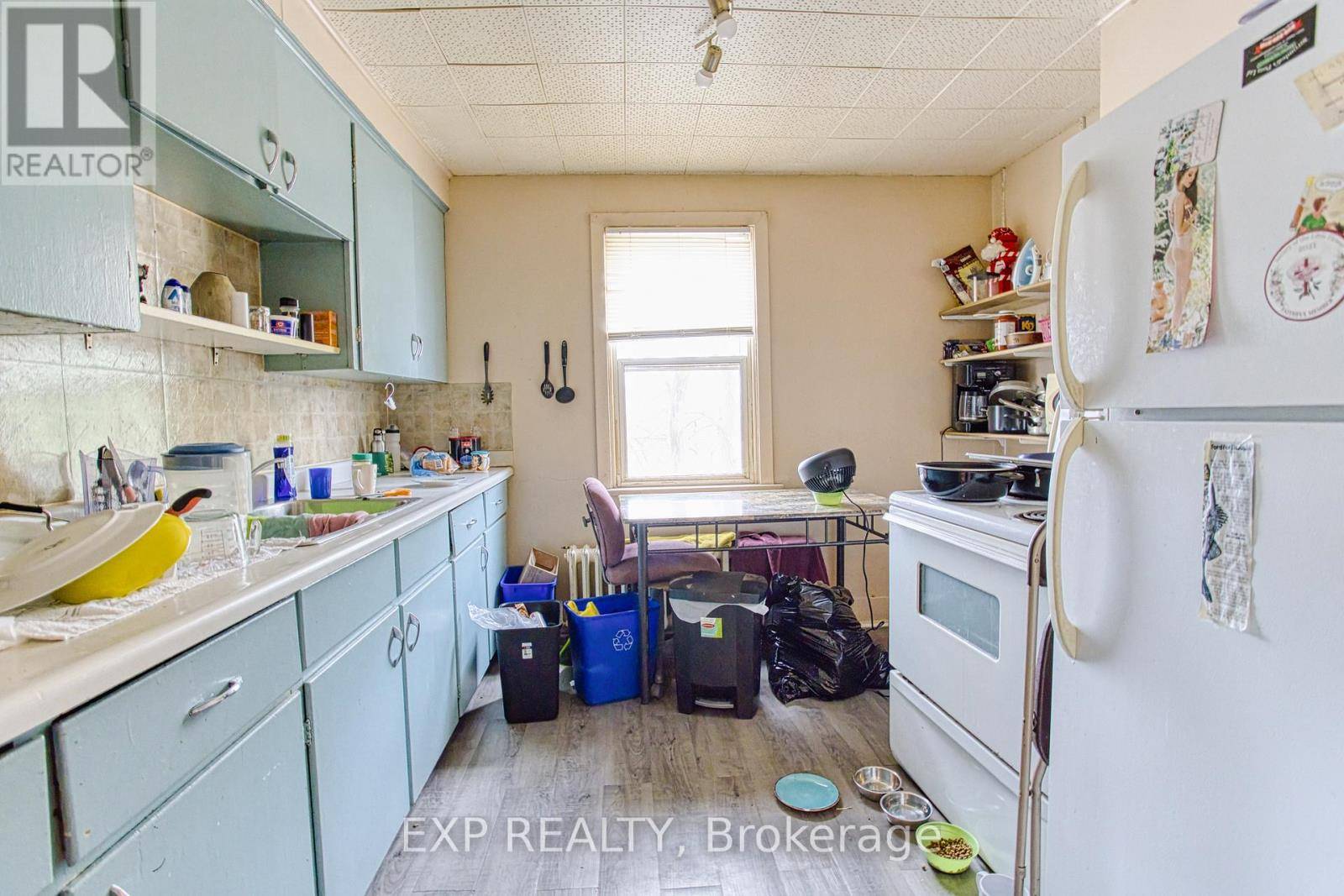 St. Catharines (e. Chester), ON L2R2P5,230 WELLAND AVENUE