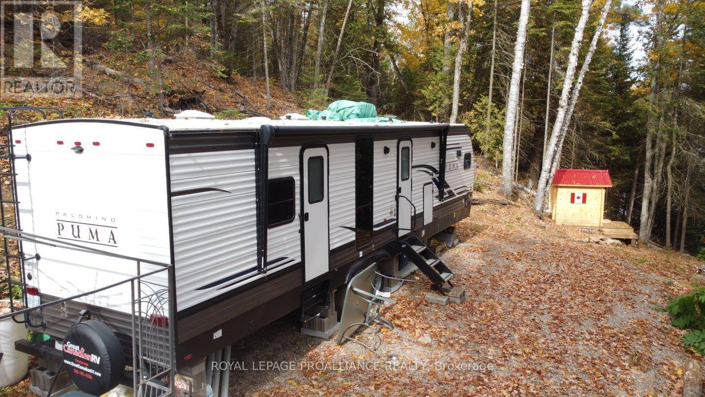 Addington Highlands (addington Highlands), ON K0H1L0,22202 HIGHWAY 41