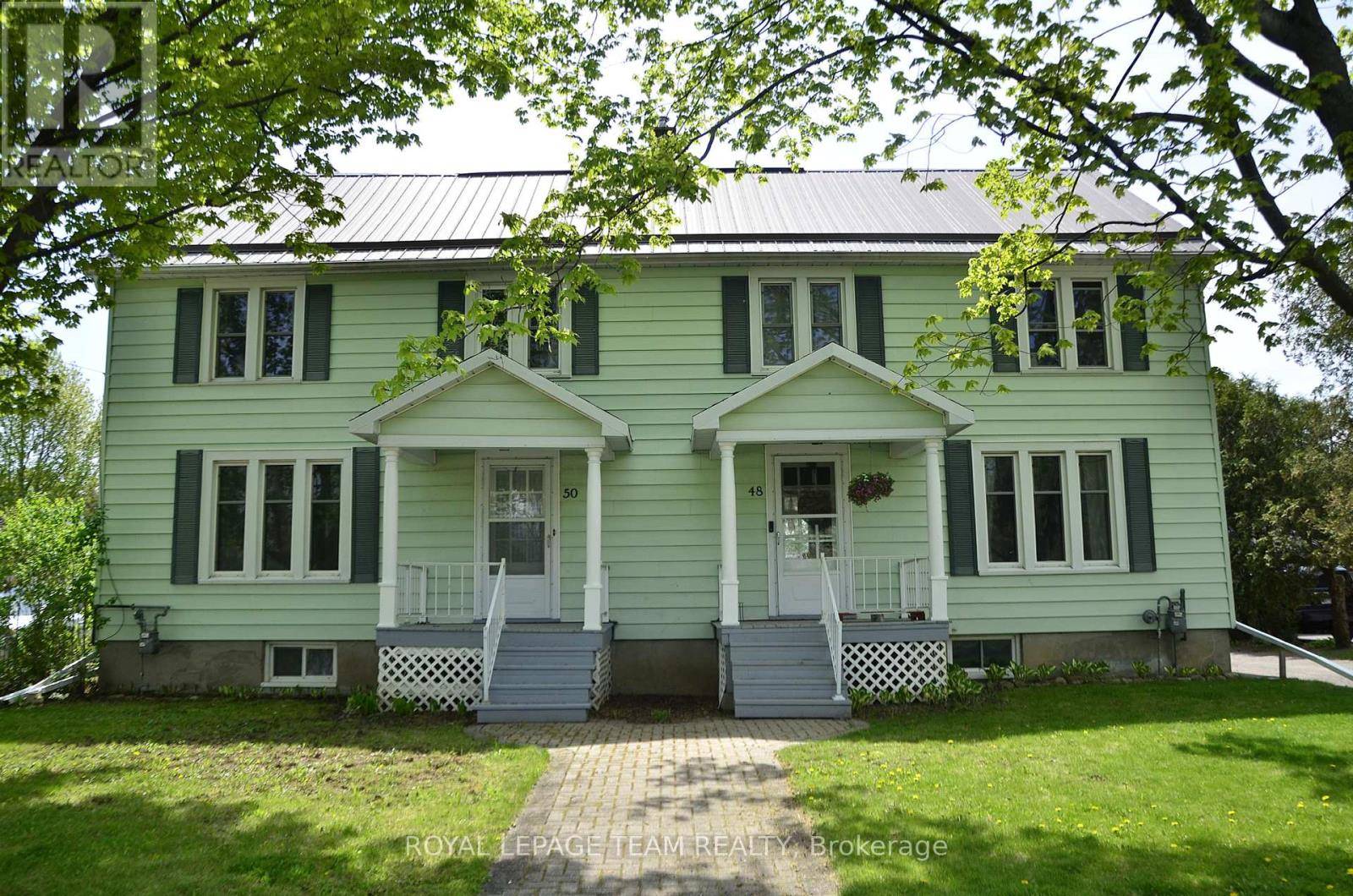 South Dundas, ON K0E1K0,48-50 BEACH STREET E