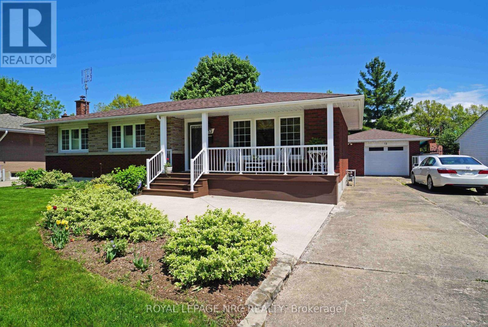 St. Catharines (glendale/glenridge), ON L2T3H2,13 CULLEN DRIVE