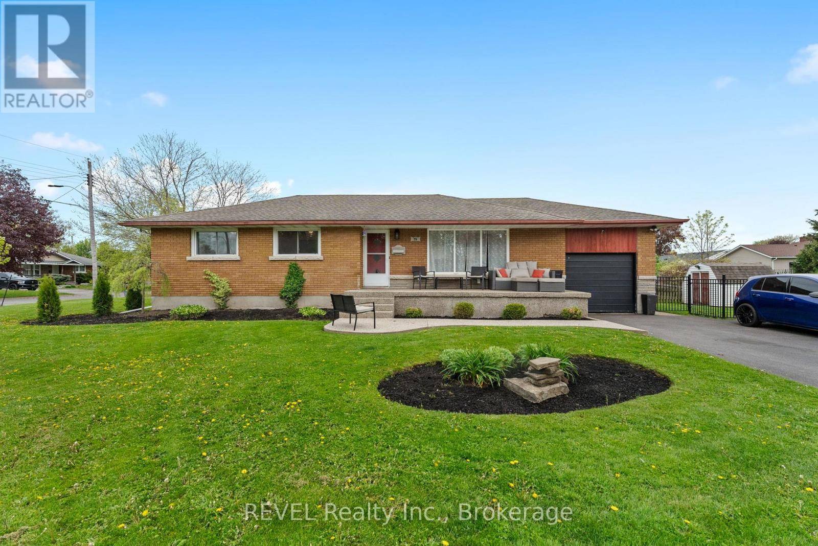 Welland (prince Charles), ON L3C4B3,15 DEXTER DRIVE